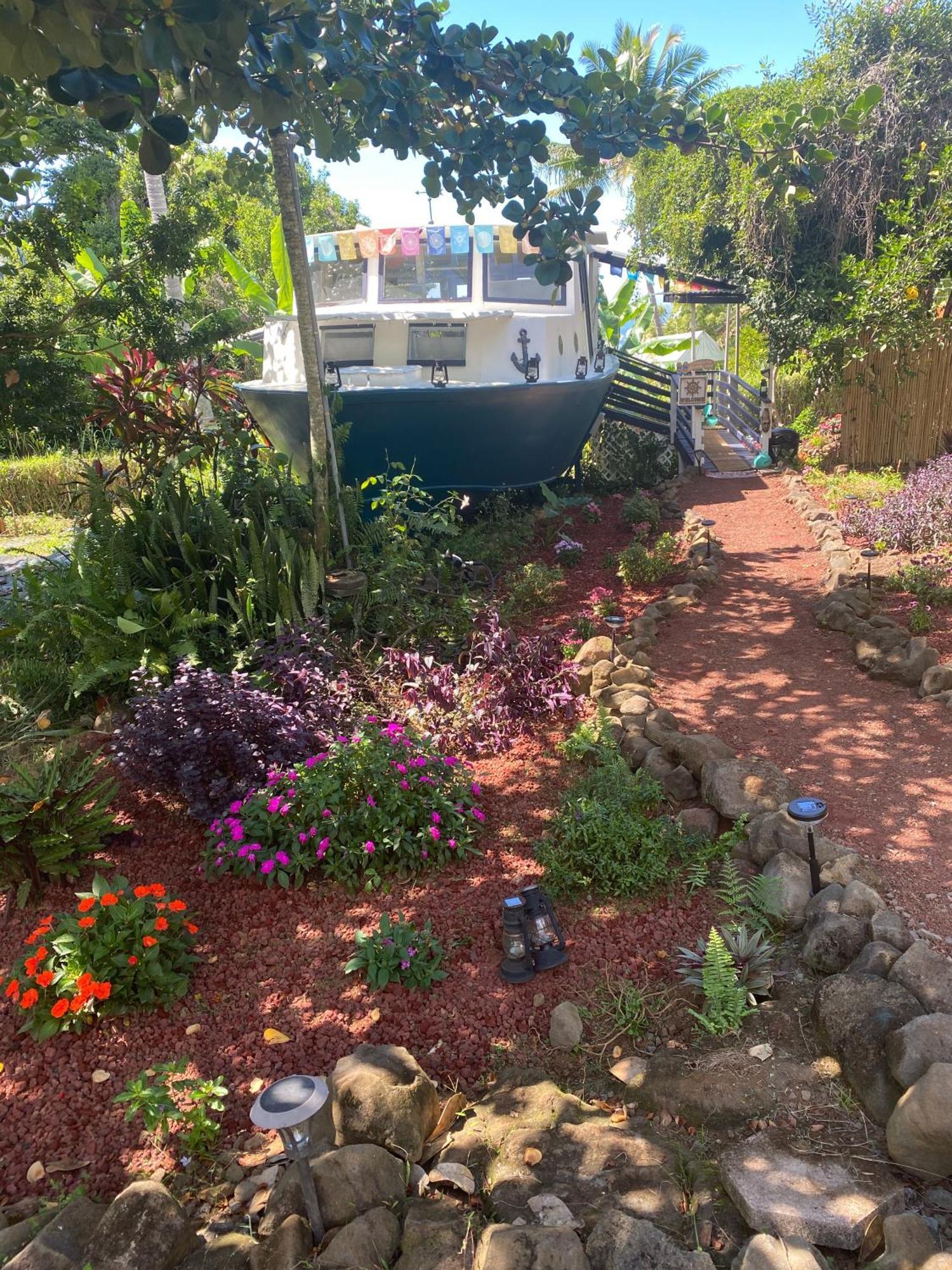 Cozy Jungle Boat Hideaway With Stunning Ocean View Villa Kealakekua Exterior photo